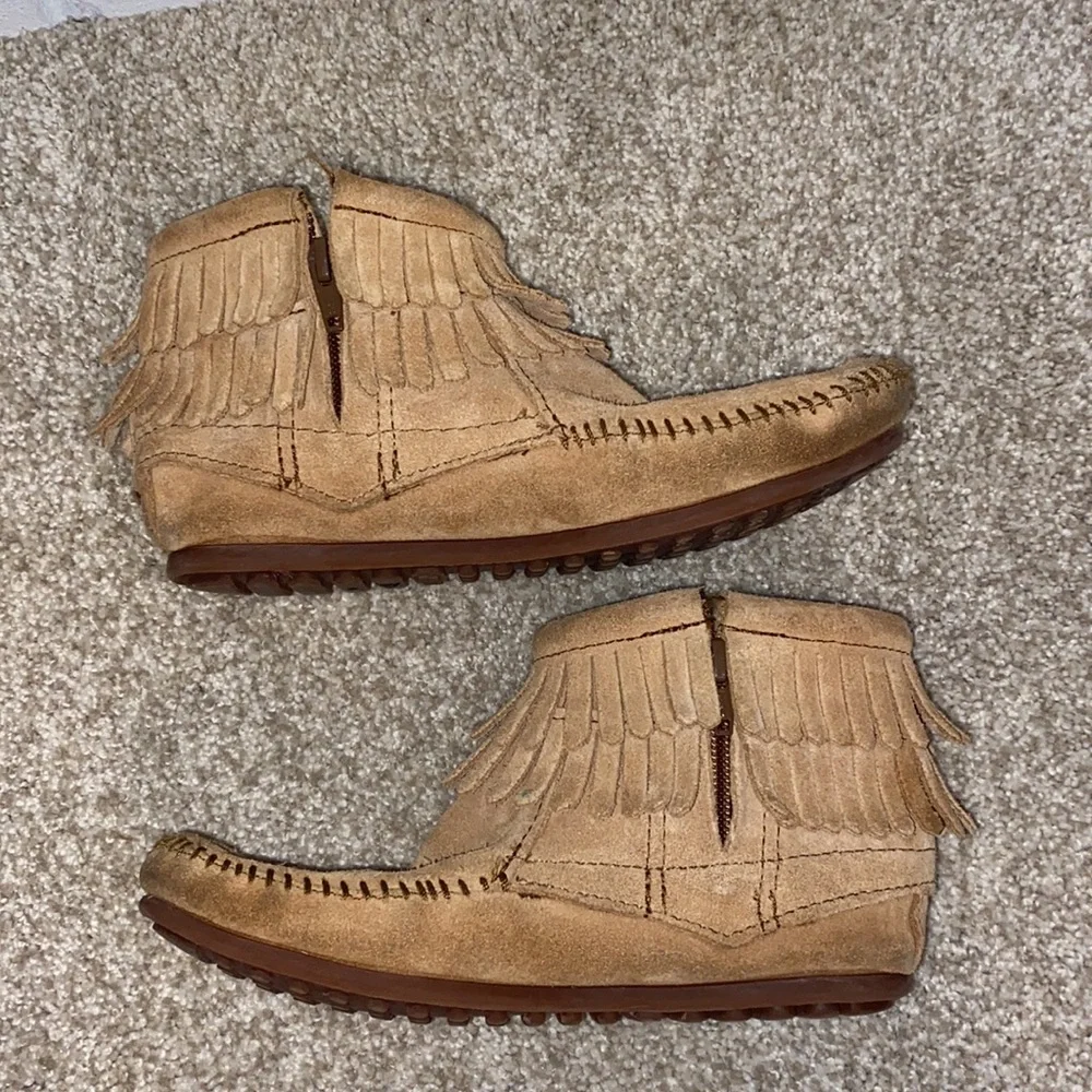 Minnetonka ankle moccasins shoes